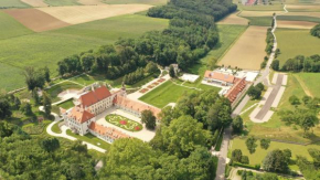 Отель Schloss Thalheim  Капельн